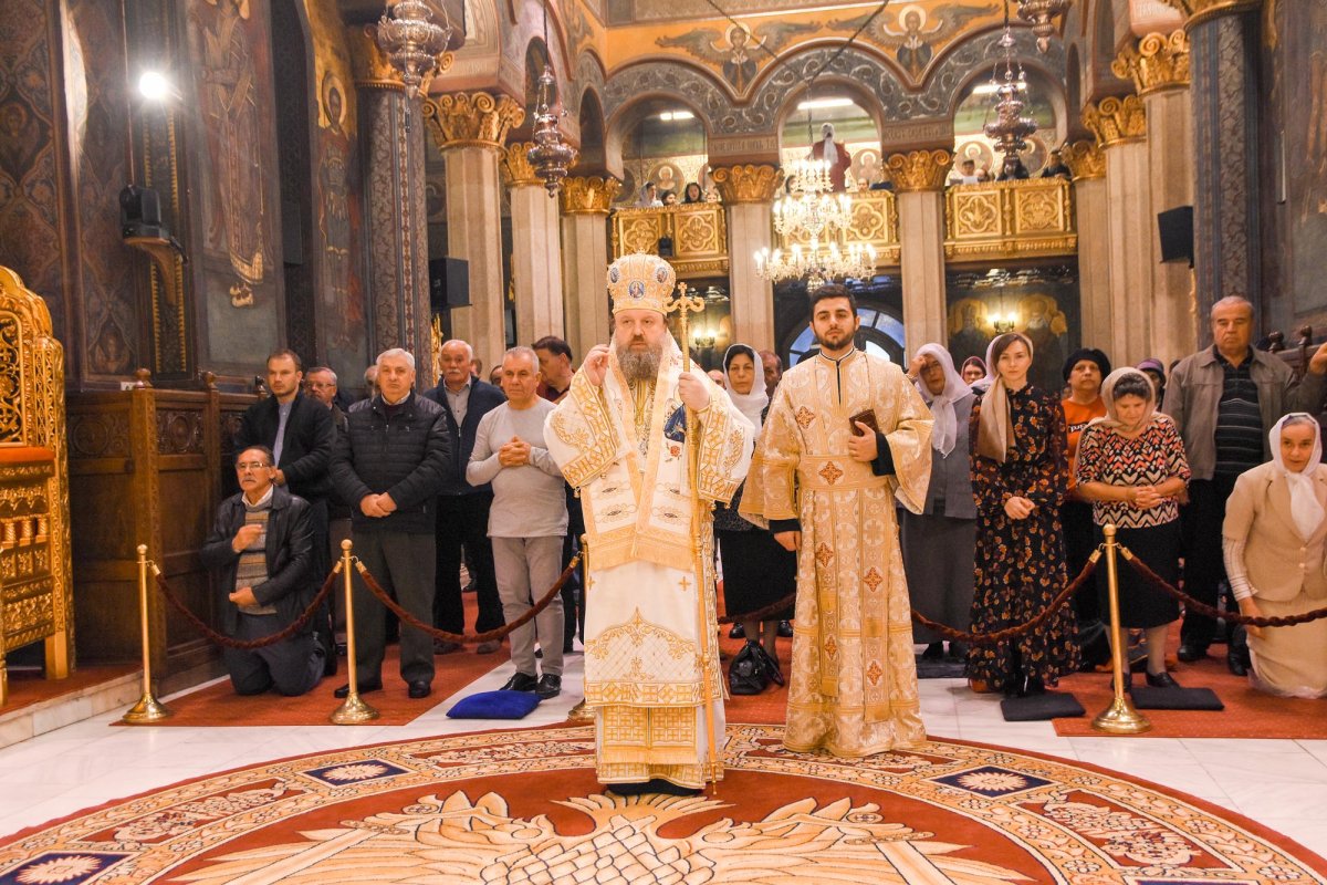 Sfinții Arhangheli, prăznuiți la Catedrala Patriarhală 6654