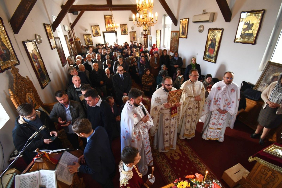 Sfinţii Arhangheli serbaţi în cartierul ieşean Canta 6603