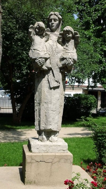 Conceptul de maternitate în pictură şi sculptură 6557