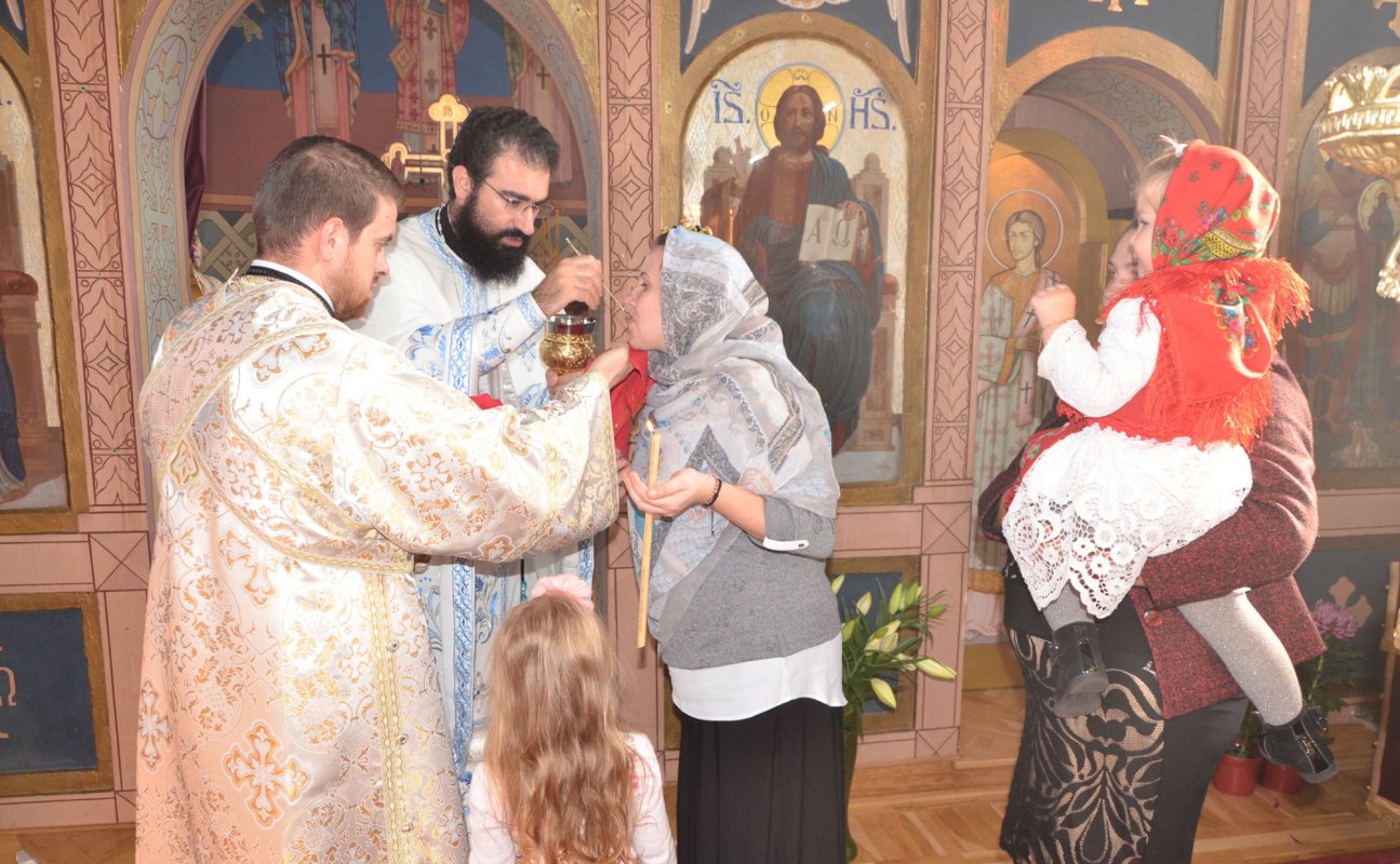 Hramuri şi slujiri arhiereşti de Sfinții Arhangheli Mihail și Gavriil 6500