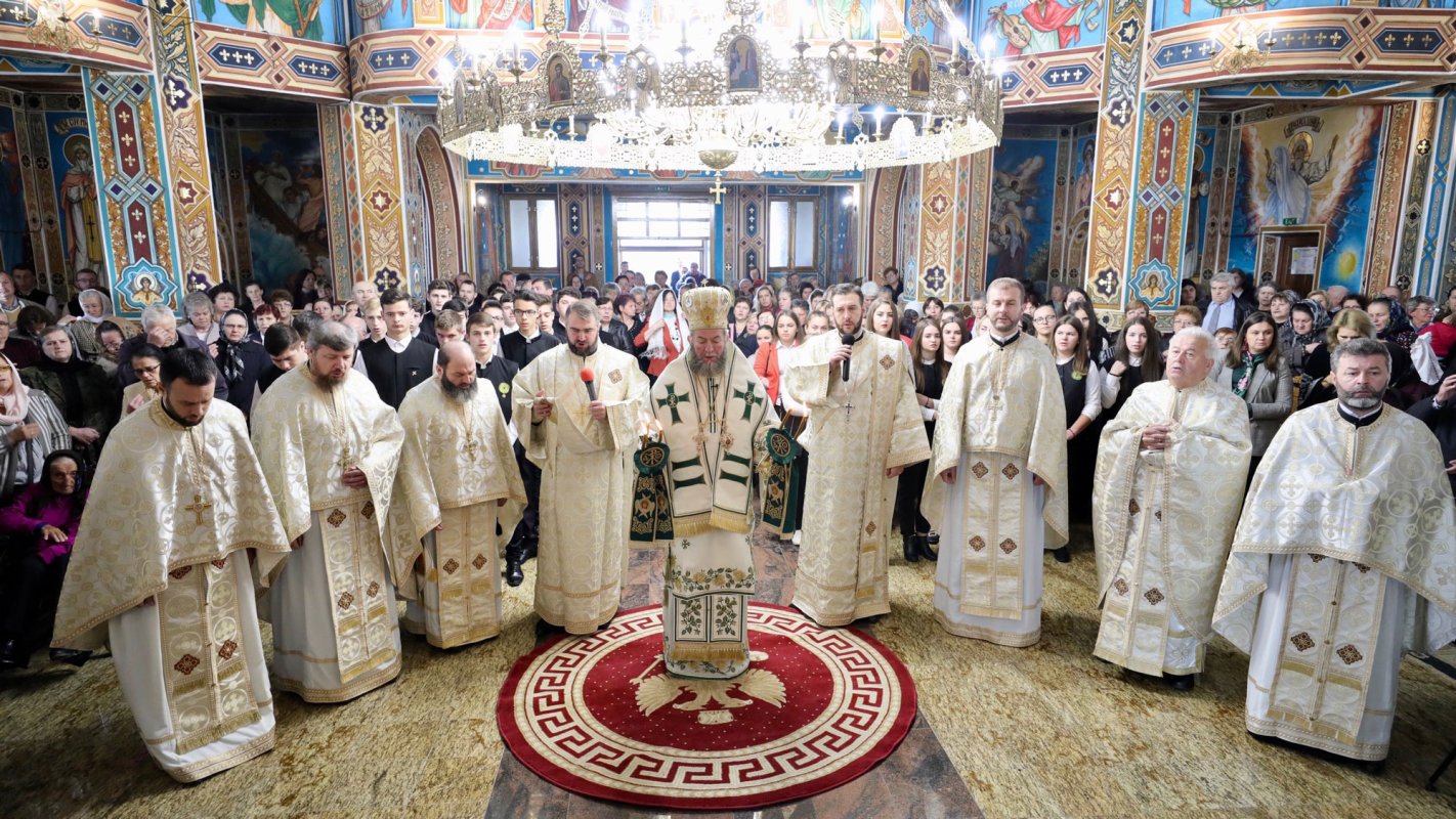 Hramuri şi slujiri arhiereşti de Sfinții Arhangheli Mihail și Gavriil 6503