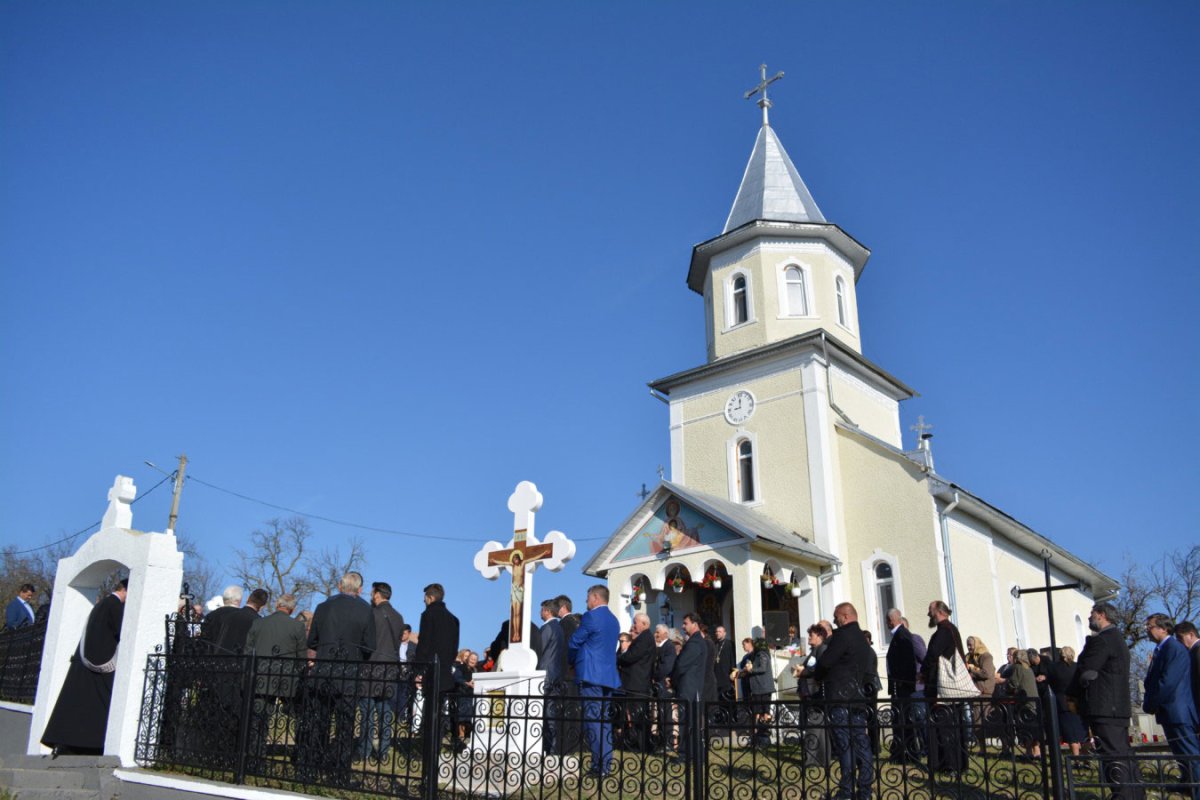 Hramuri şi slujiri arhiereşti de Sfinții Arhangheli Mihail și Gavriil 6510