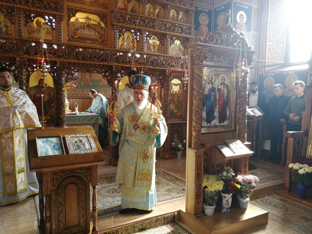 Sfinții Arhangheli, sărbătoriți în Eparhia Aradului 6524