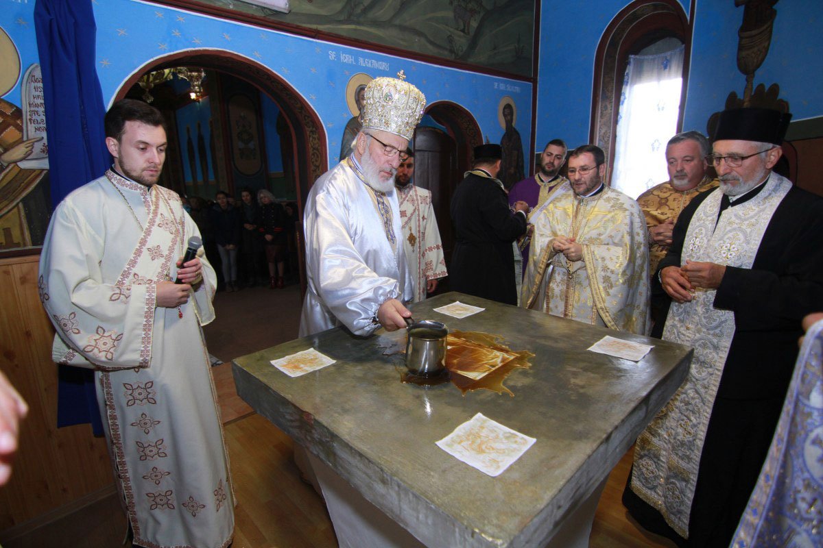 Zi de hram la biserici închinate Sfinților Arhangheli 6544