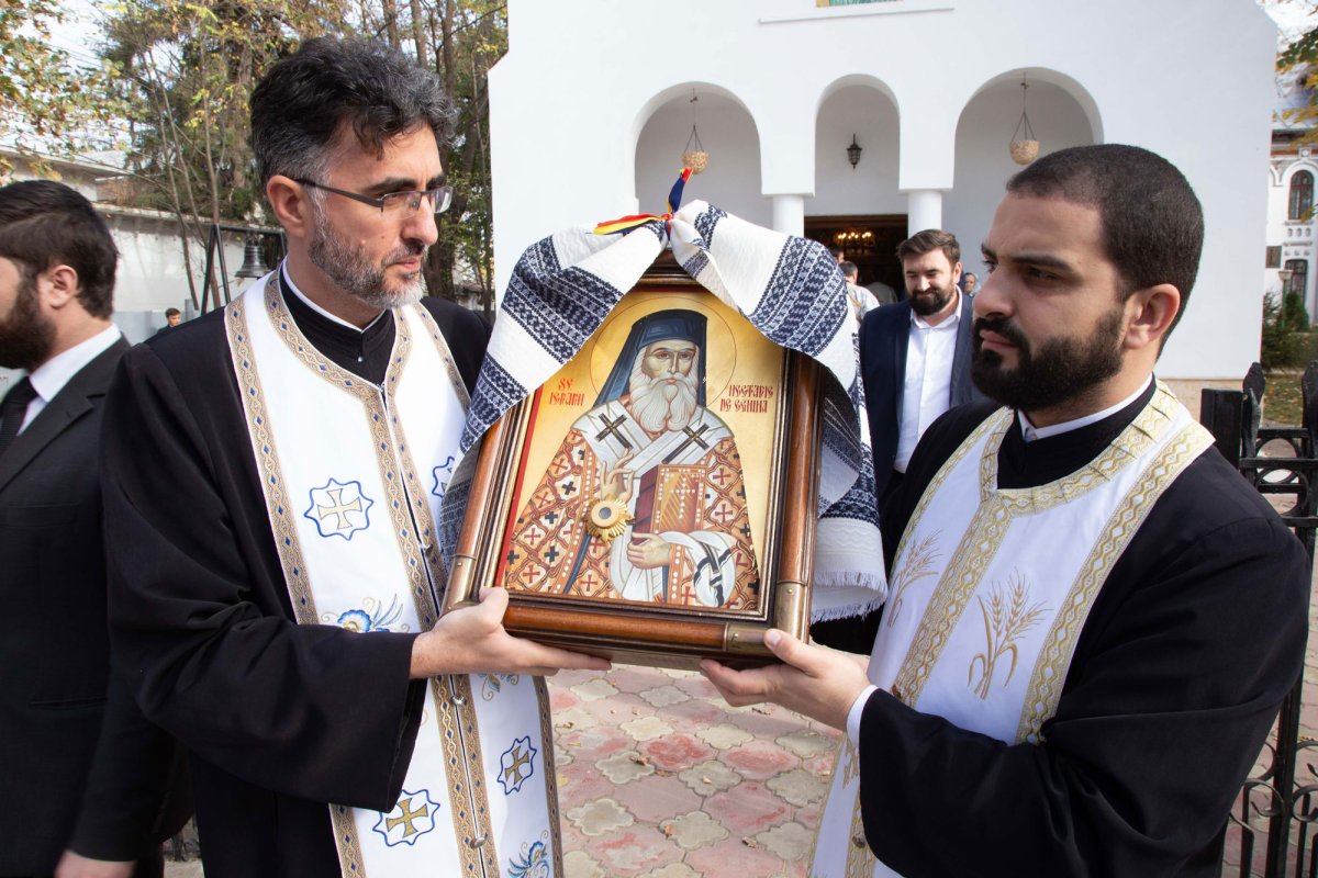 Binecuvântare și rugăciune pentru bolnavi în ziua Sfântului Ierarh Nectarie 6478