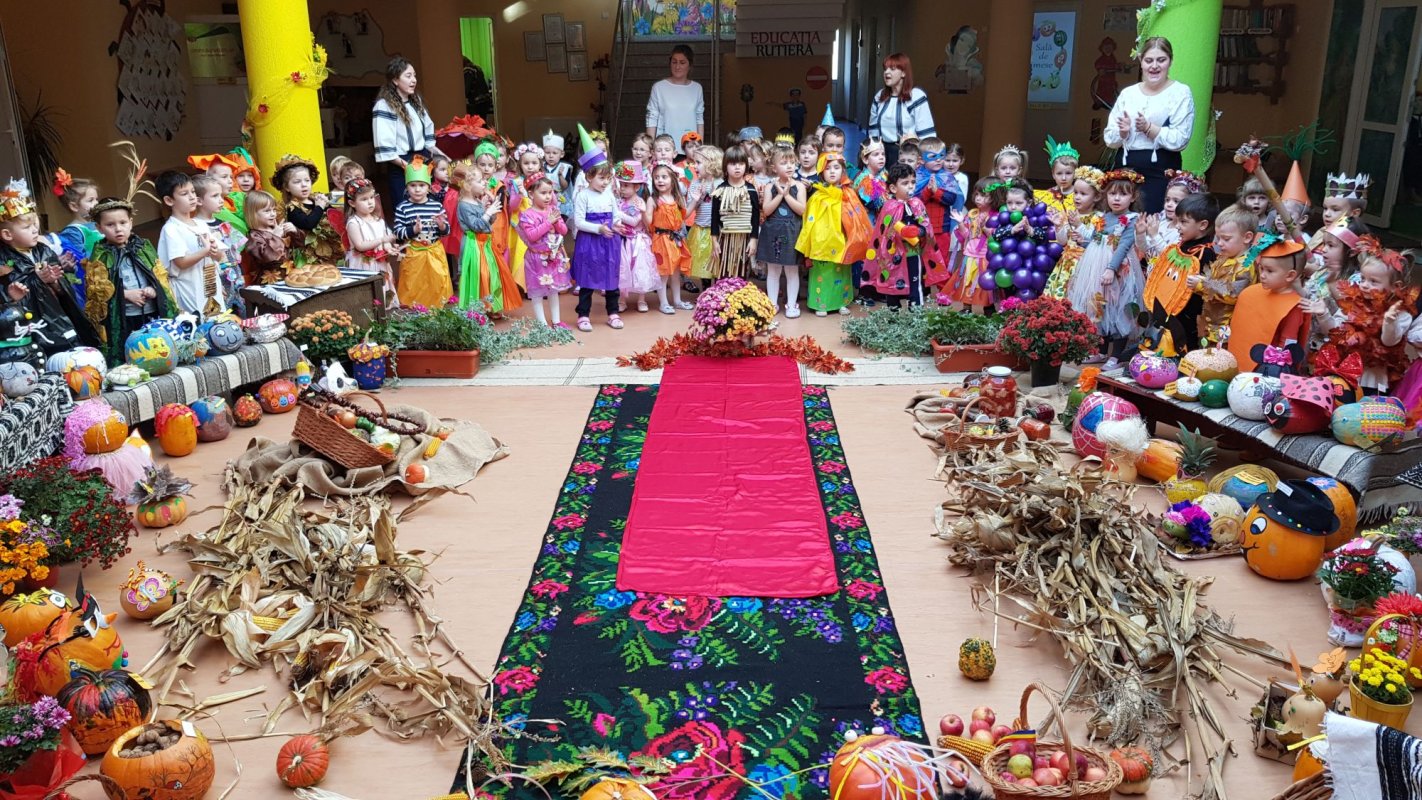 Festivalul toamnei la Şcoala Primară „Sfântul Ioan cel Nou de la Suceava” 6421