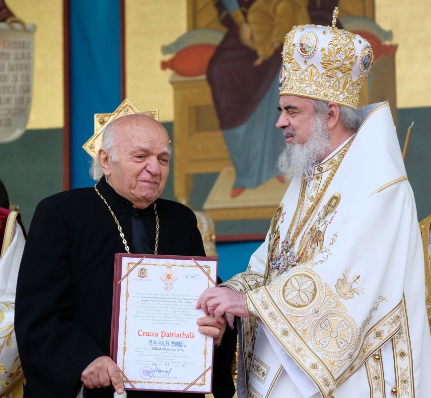 Părintele Nicolae Bordașiu la ceasul prohodirii 6473