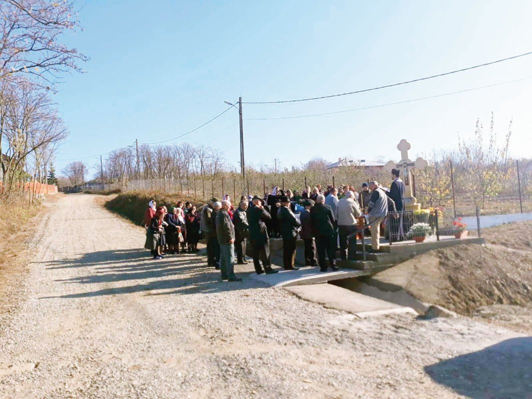 Sfinţire de troiţă în Parohia Ciornohal 6422