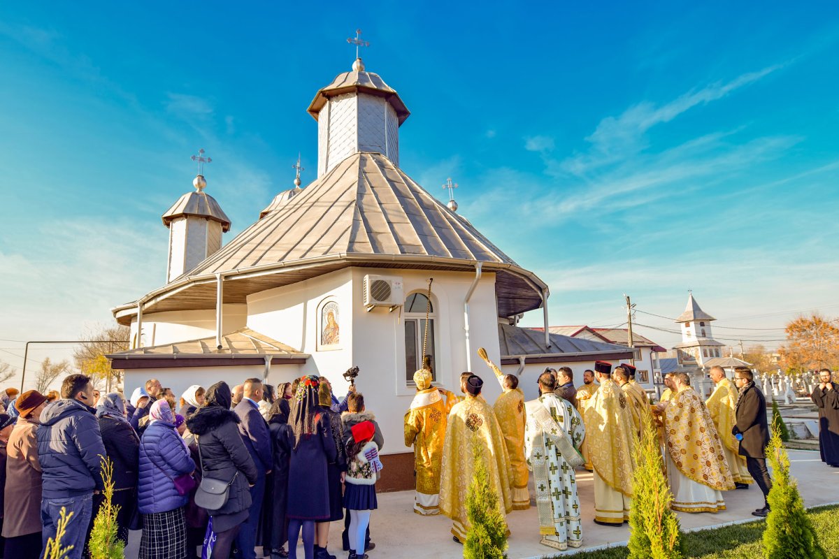 Târnosirea Bisericii „Sfinţii Trei Ierarhi” din Pantelimon 6462