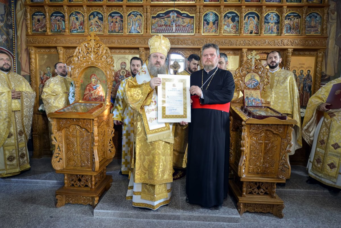 Târnosirea Bisericii „Sfinţii Trei Ierarhi” din Pantelimon 6465