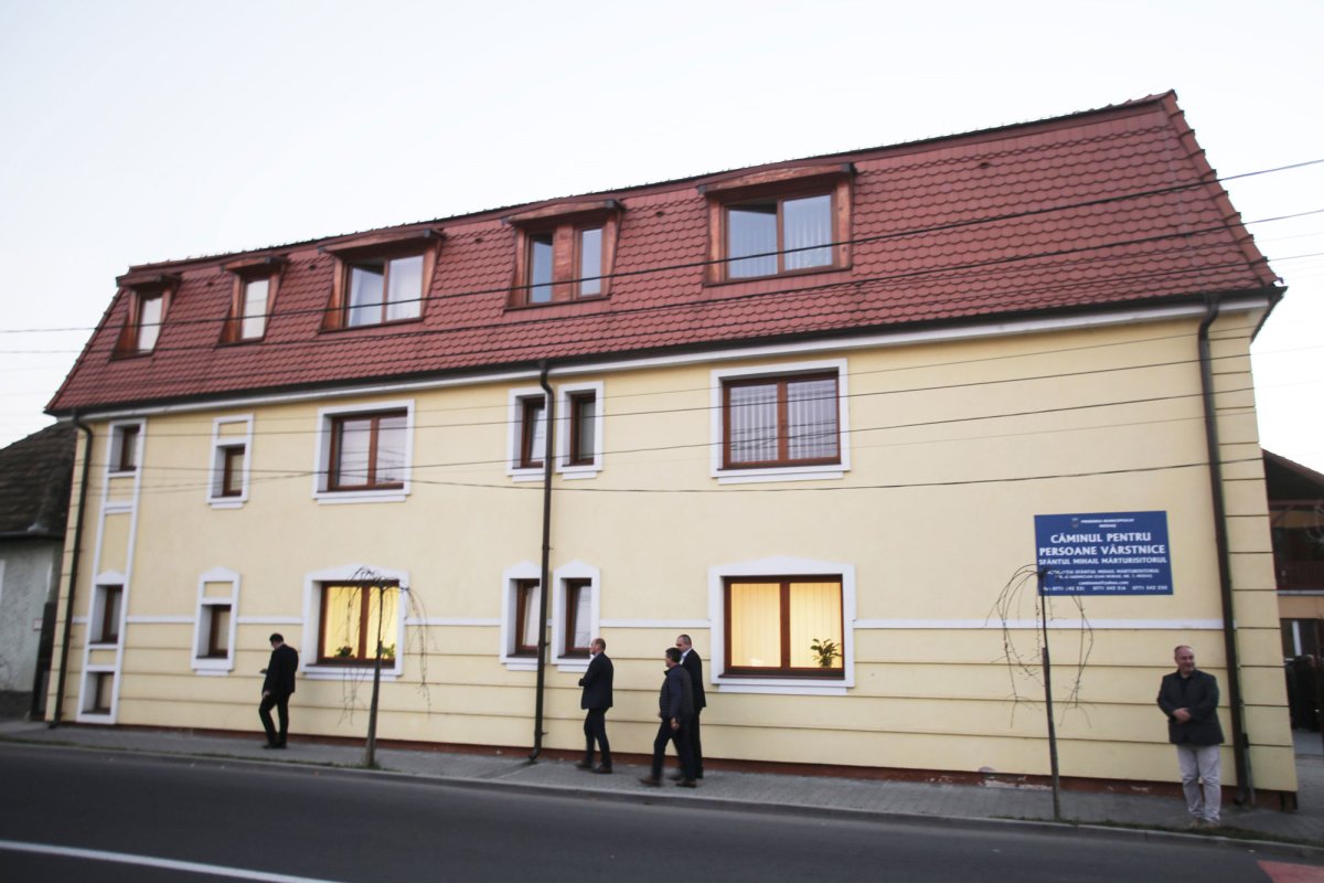 Un nou cămin pentru vârstnici, sfințit și inaugurat la Mediaș 6437