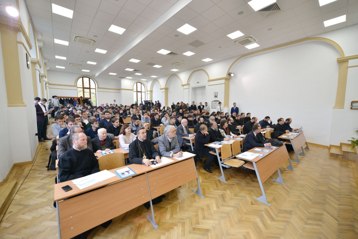 Simpozion de omiletică la Facultatea „Justinian Patriarhul” 6400