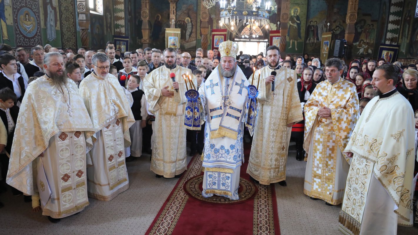 Slujiri arhierești în Duminica a 25-a după Rusalii, a samarineanului milostiv 6356