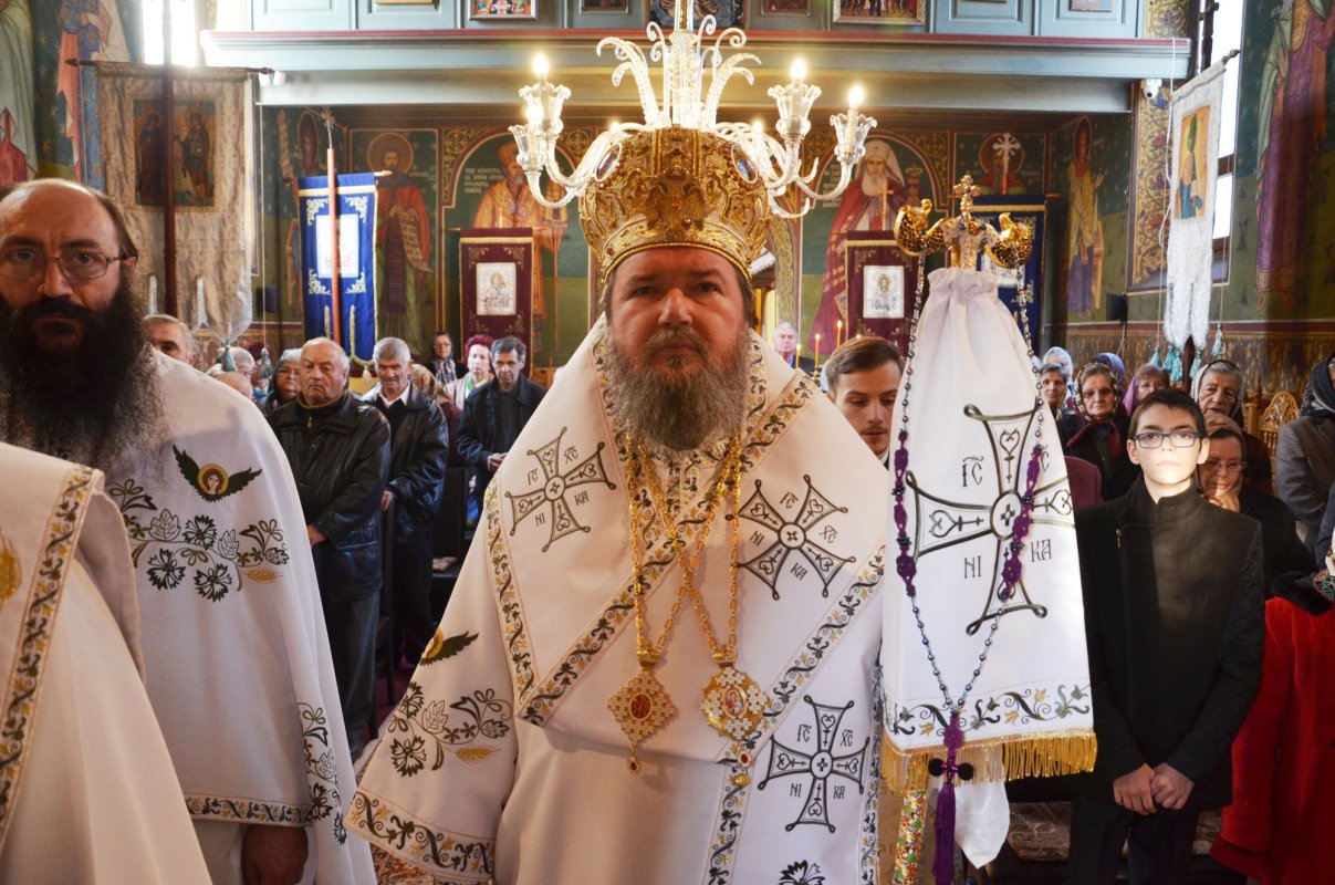 Slujiri arhierești în Duminica a 25-a după Rusalii, a samarineanului milostiv 6357