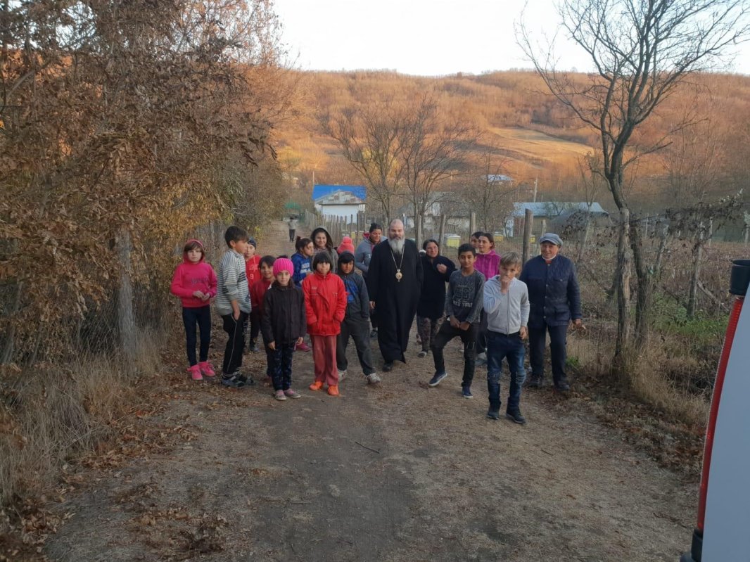 Filantropie în cadrul proiectului „Căldură pentru inimi curate” 6237