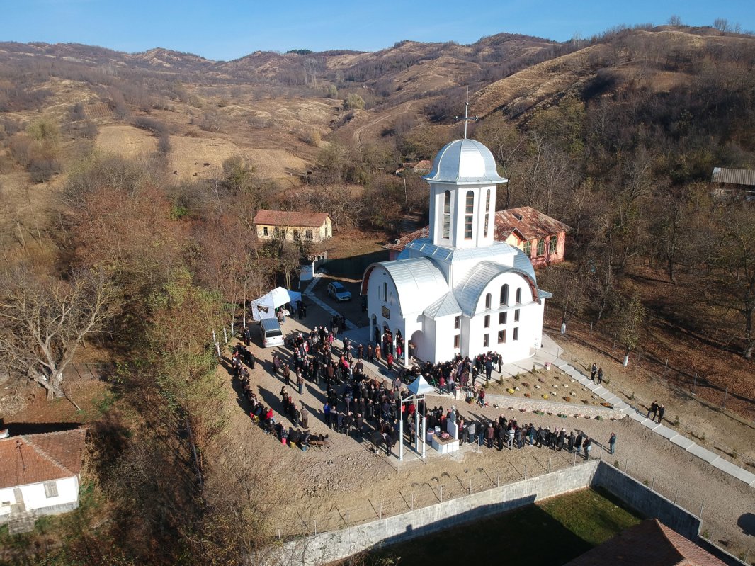 Slujire arhierească în biserica nouă a parohiei buzoiene Câmpulungeanca 6302