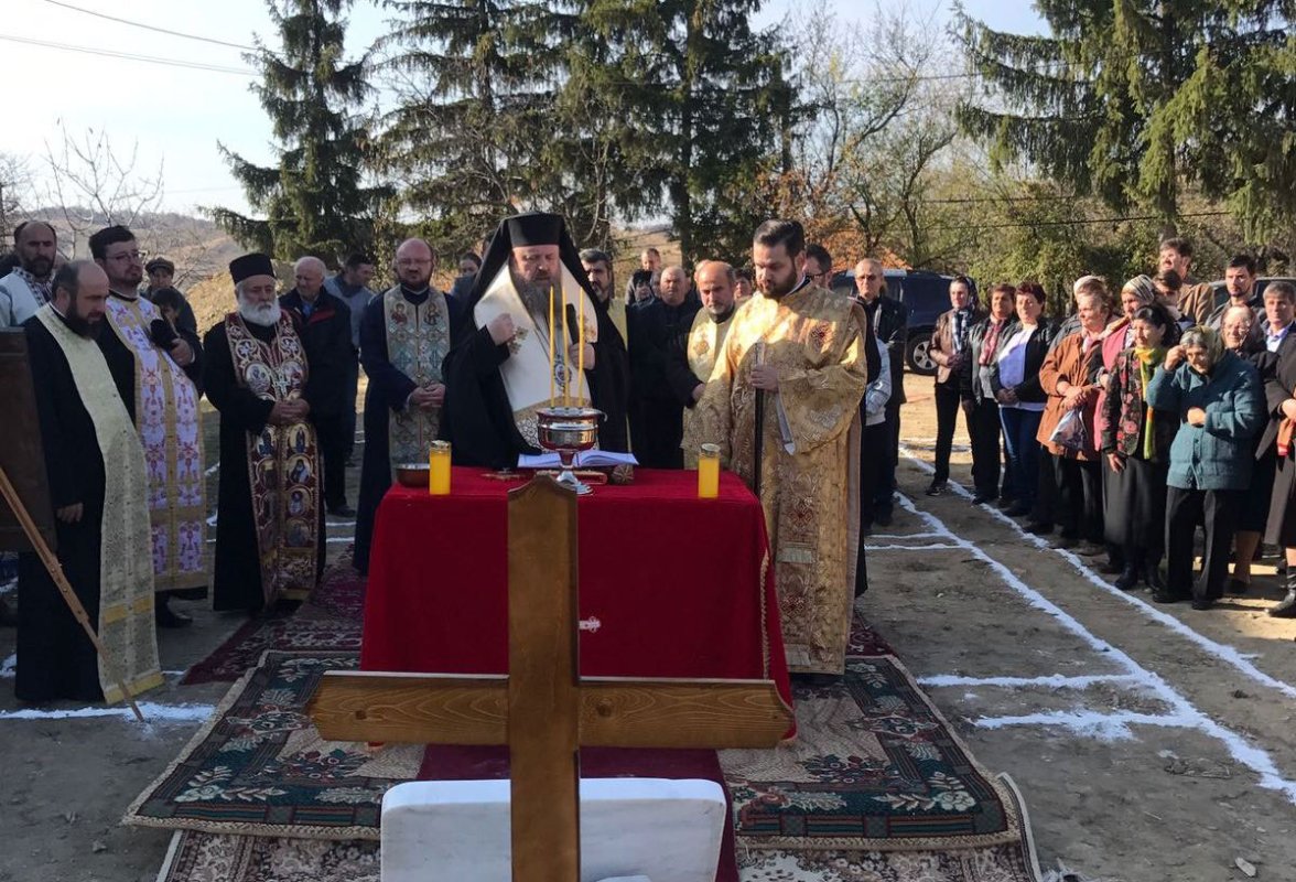 Slujire în parohia prahoveană Tătaru 6293