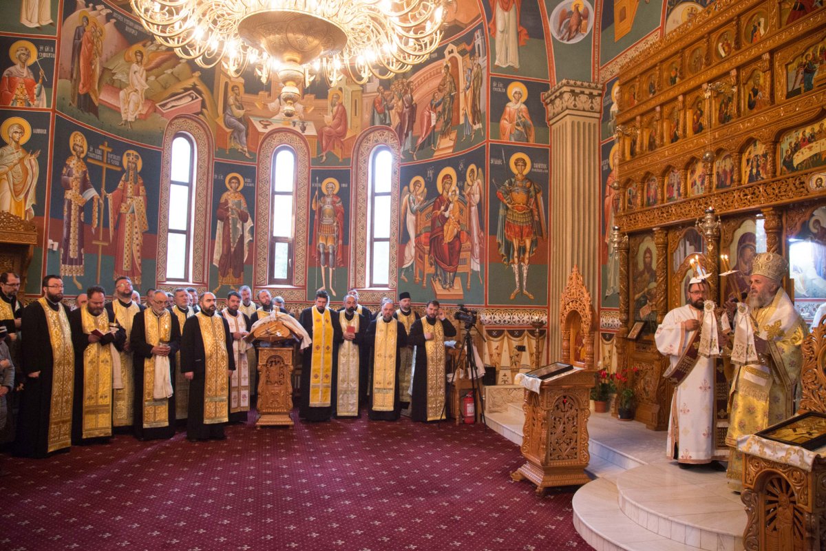 Binecuvântare la o parohie misionară din Galați 6213