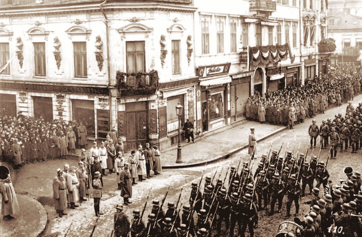 Locul unde odihnesc eroii căzuţi în „Bătălia pentru Bucureşti” 6225