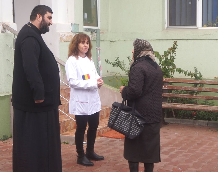 Analize și consultații gratuite pentru 100 de persoane 6114