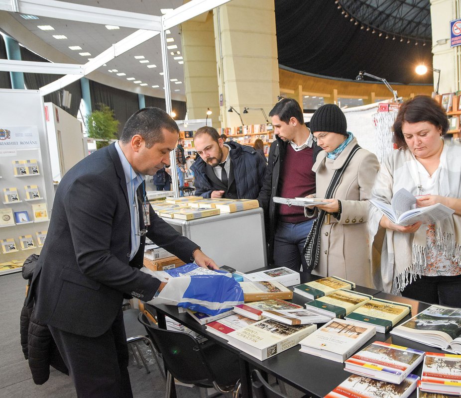 S-au lansat ultimele volume din Opere complete ale părintelui Stăniloae 6133