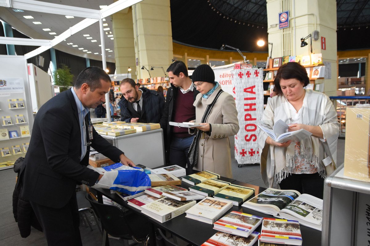 S-au lansat ultimele volume din Opere complete ale părintelui Stăniloae 6134