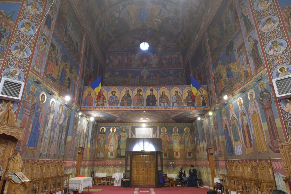 O catedrală ridicată de eroii de lângă noi 6330