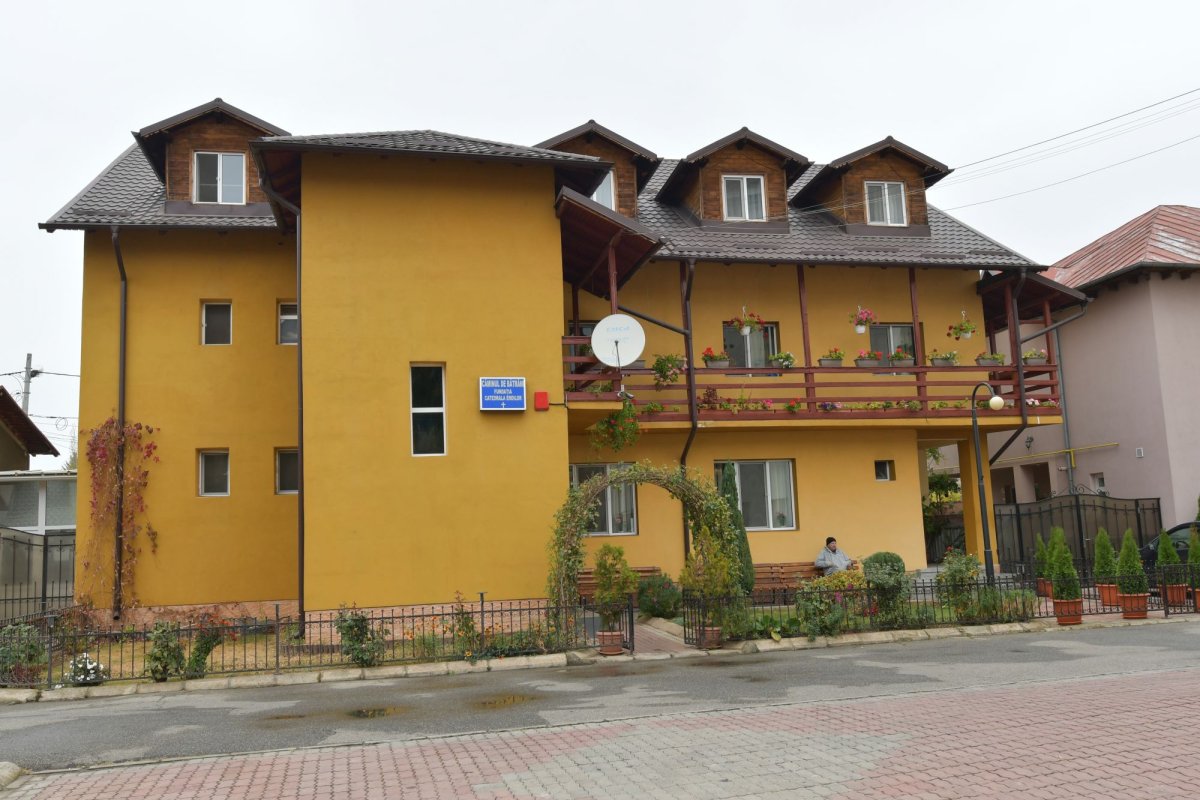 O catedrală ridicată de eroii de lângă noi 6331