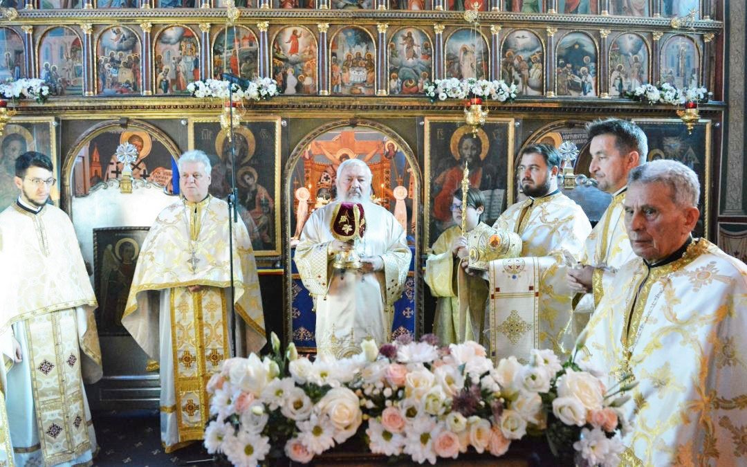 Slujiri arhierești în prima duminică a Postului Naşterii Domnului 5872