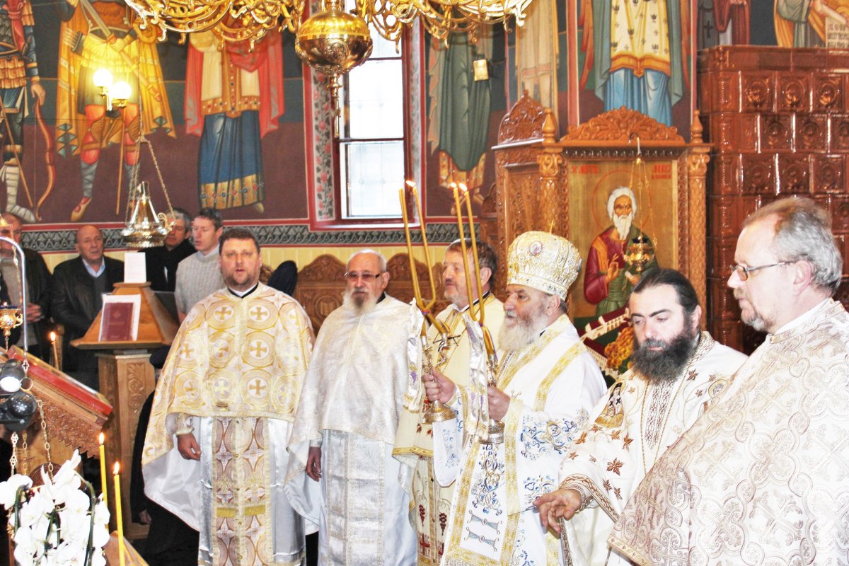 Slujiri arhierești în prima duminică a Postului Naşterii Domnului 5875