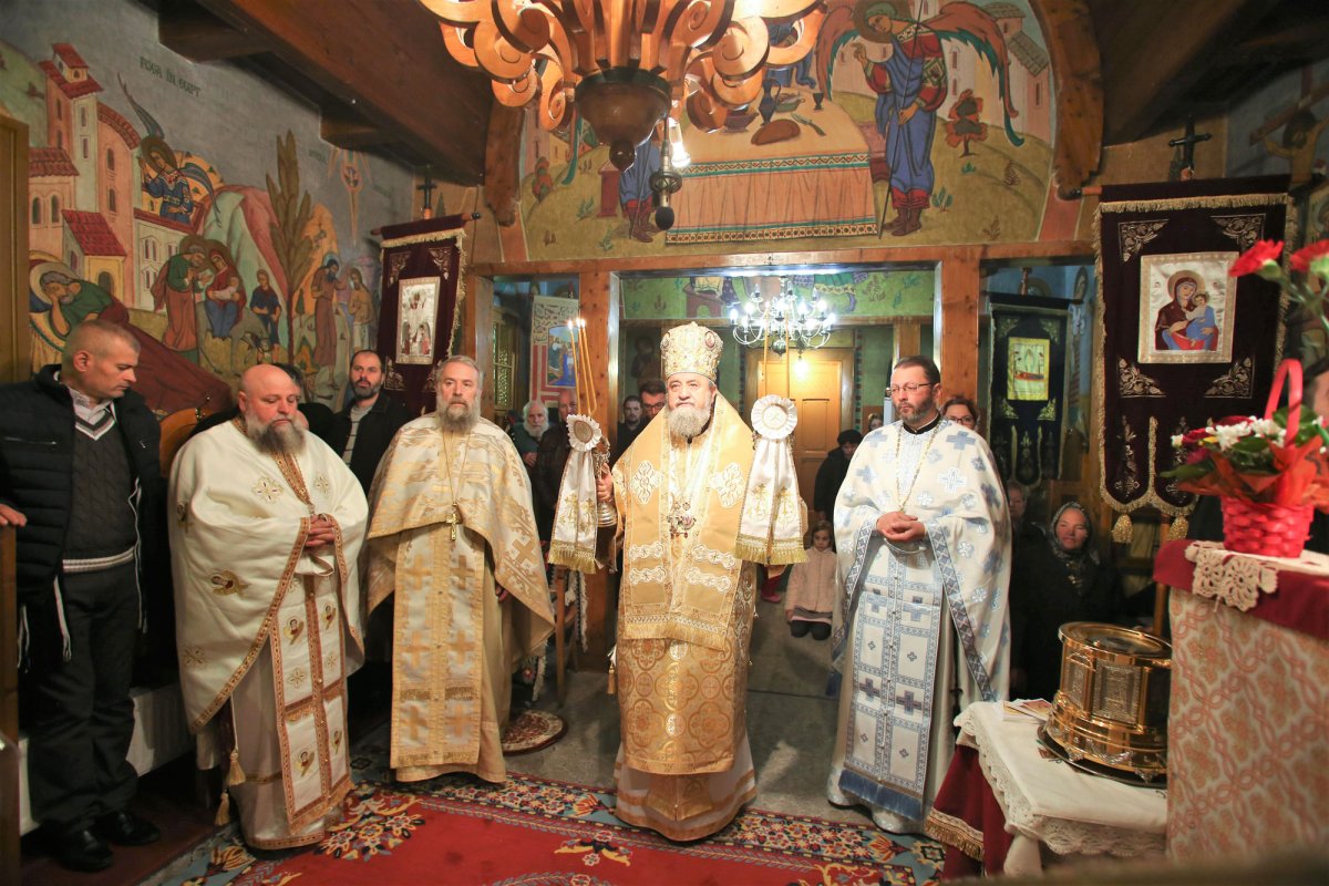 Slujiri arhierești în prima duminică a Postului Naşterii Domnului 5879
