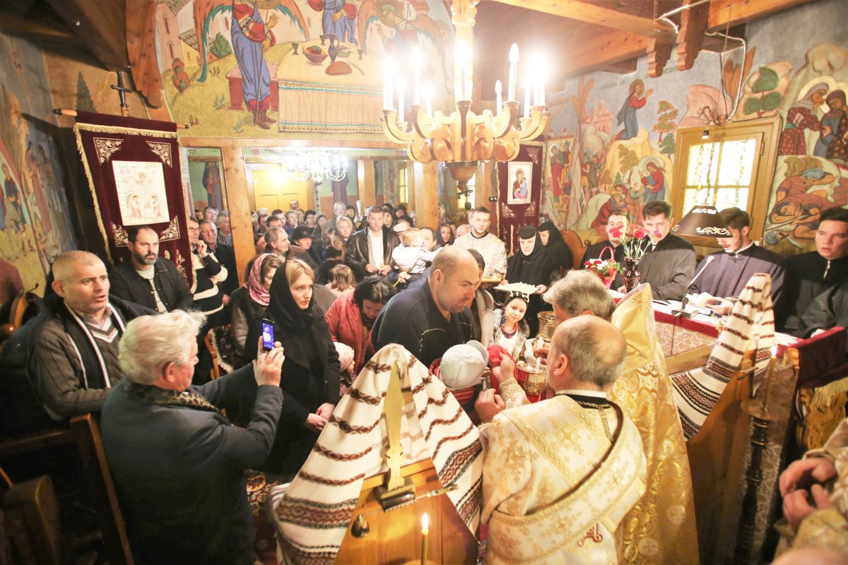 Slujiri arhierești în prima duminică a Postului Naşterii Domnului 5881