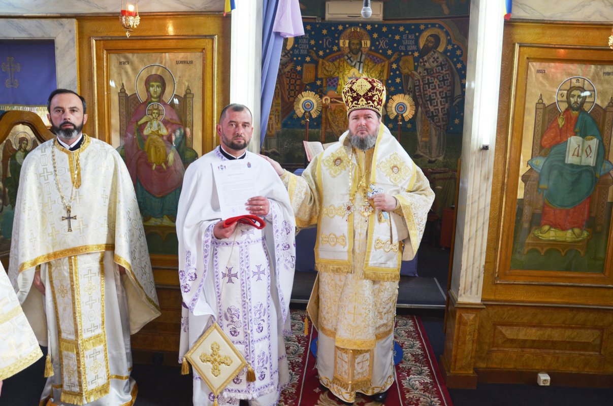 Slujiri arhierești în prima duminică a Postului Naşterii Domnului 5883