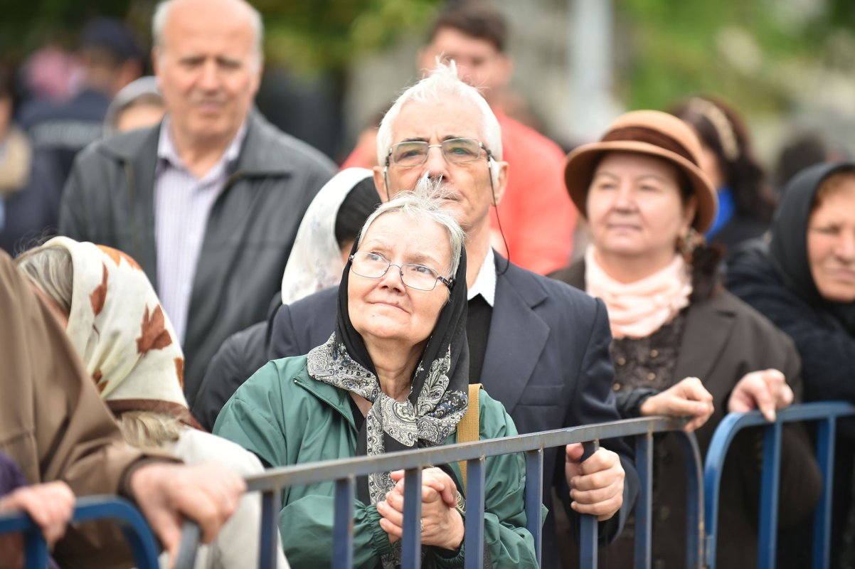 Dăruind poți dobândi 5852