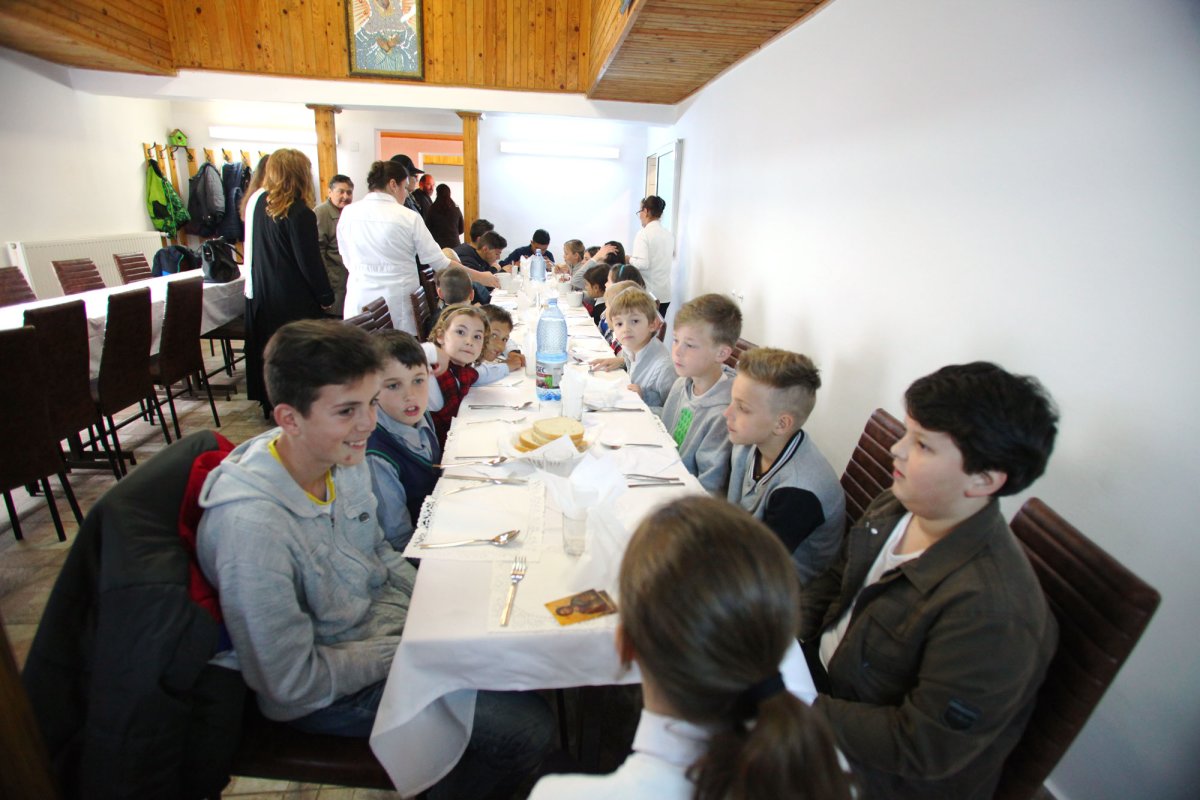 Biserica nouă din Brașov-Triaj, casă a copiilor sărmani 5721