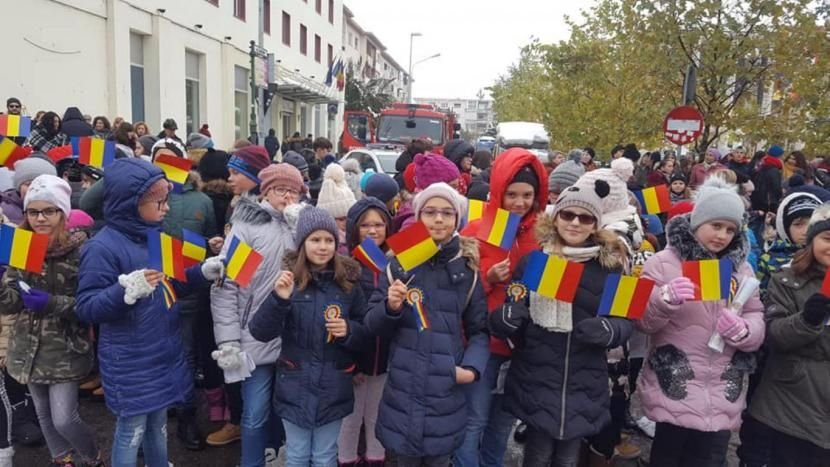 „Centenarul Zborului Marii Uniri” celebrat în Piaţa Tricolorului din Bacău 5715
