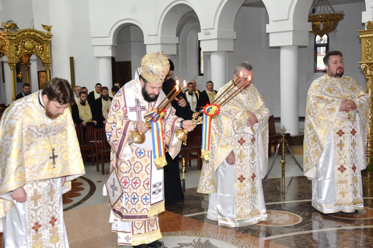 Comuniune euharistică la început de post 5770