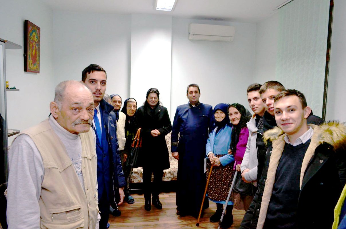 Daruri pentru bătrânii Centrului „Renaşterea” din Craiova 5767