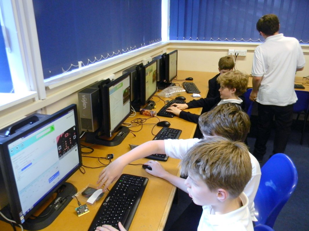 Internet în 4.500 de şcoli de gimnaziu 5741