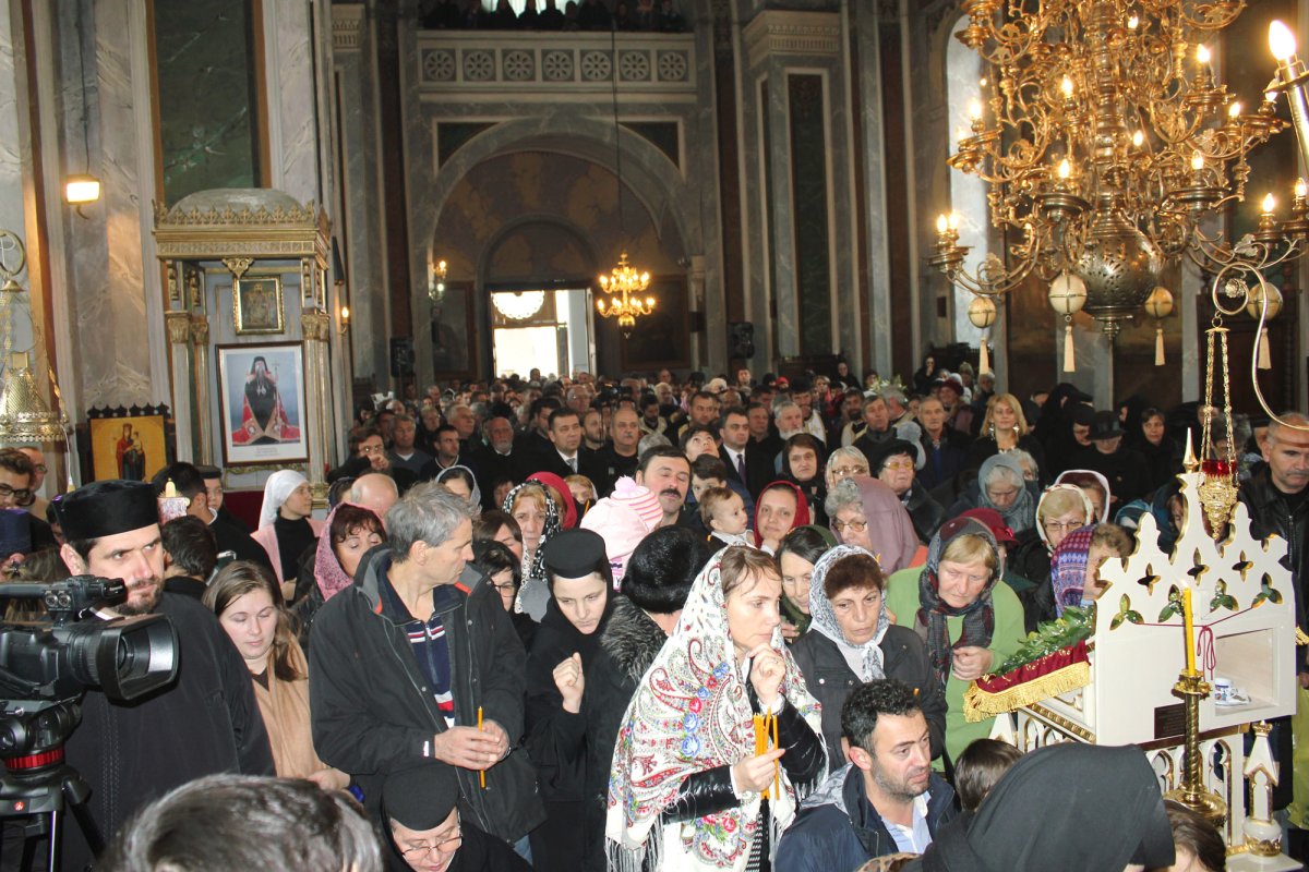 Sfântă Liturghie arhierească în Bistriţa Vâlceană 5762