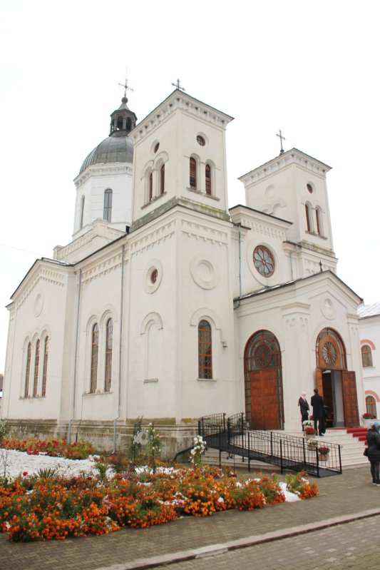 Sfântă Liturghie arhierească în Bistriţa Vâlceană 5764