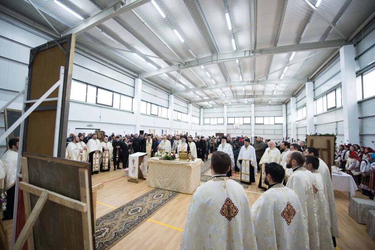 „Întotdeauna românul, în casa lui, a avut un colţ de rugăciune” 5574