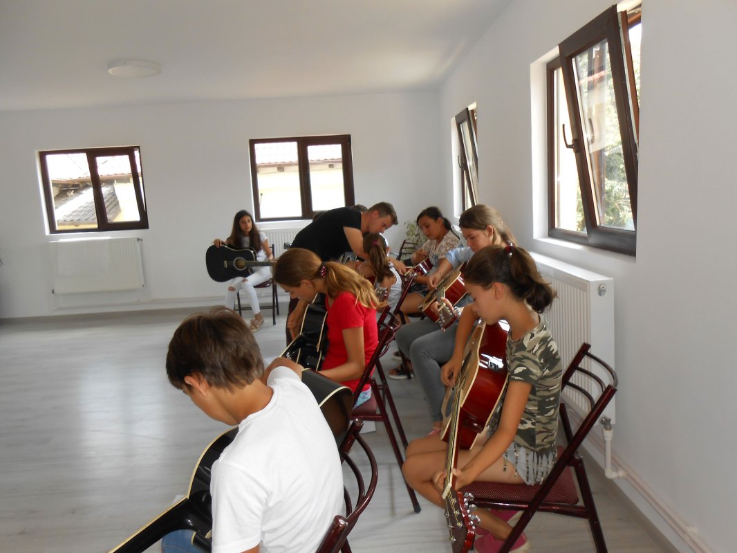 Programe sociale ale Bisericii pentru ajutorarea nevoiașilor 5623