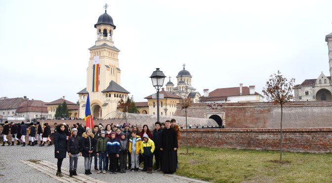 Tinerii și copiii din Firiteaz, pelerini în orașul Marii Uniri 5401