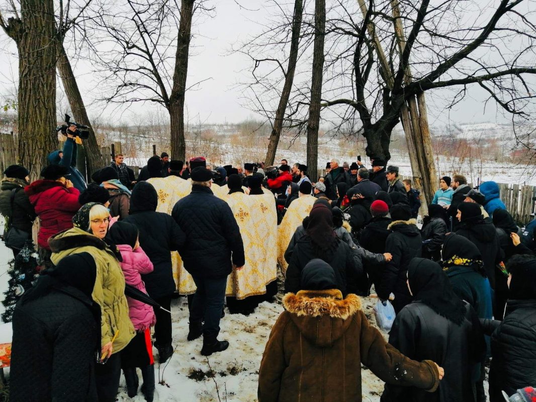 Românul ucis în Suedia a fost îngropat în pământul natal 5274