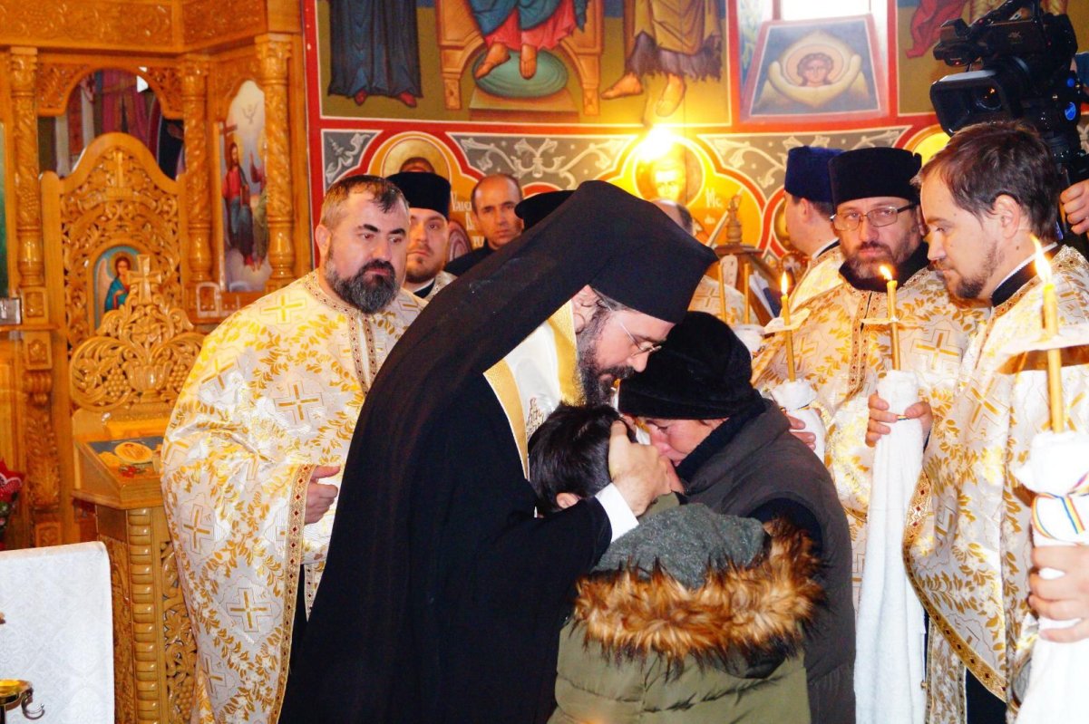 Românul ucis în Suedia a fost îngropat în pământul natal 5275