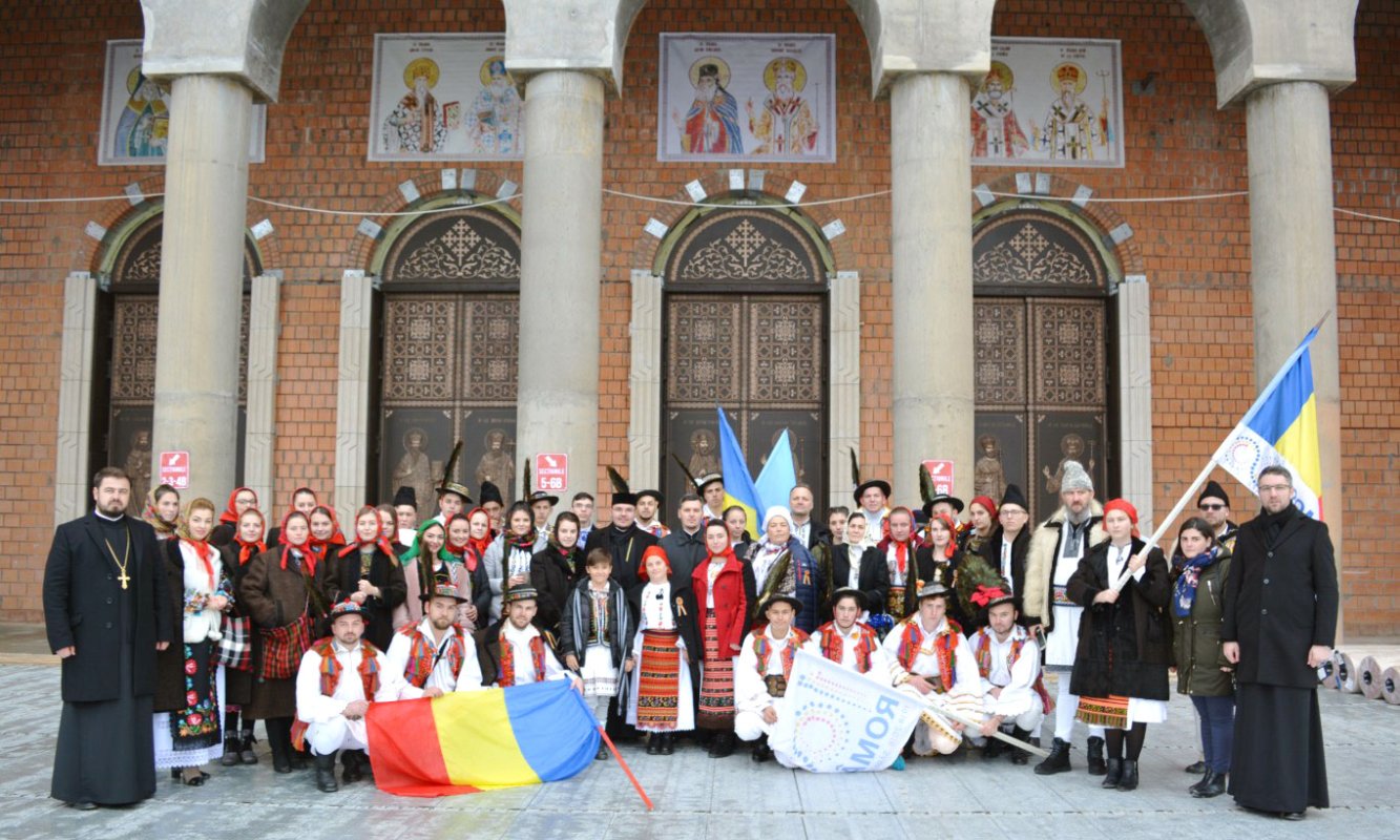 Clujeni şi bistriţeni la sfinţirea Catedralei Mântuirii Neamului 5207