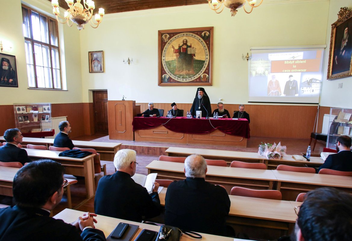 Părintele Dumitru Abrudan și părintele Vasile Mihoc, omagiați la Sibiu 5200