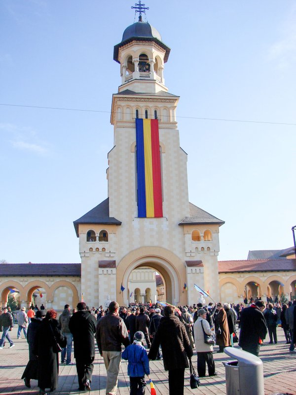 Unire şi solidaritate naţională 5170