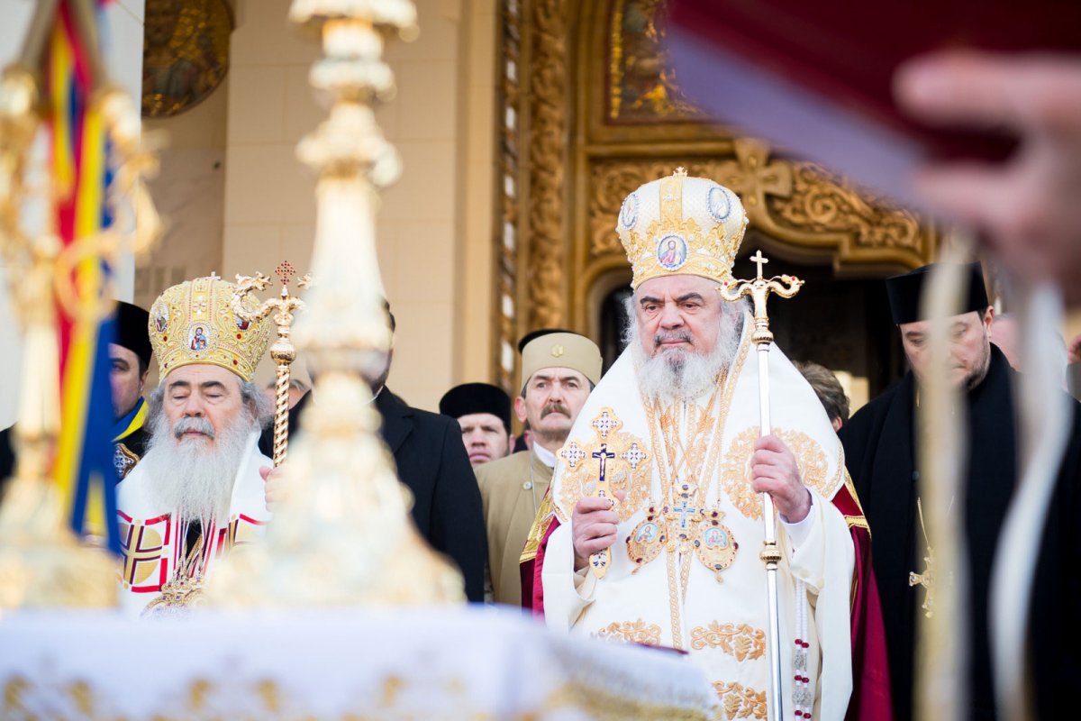 Să apărăm şi să cultivăm libertatea şi unitatea naţională ca manifestări ale demnităţii poporului român 5026